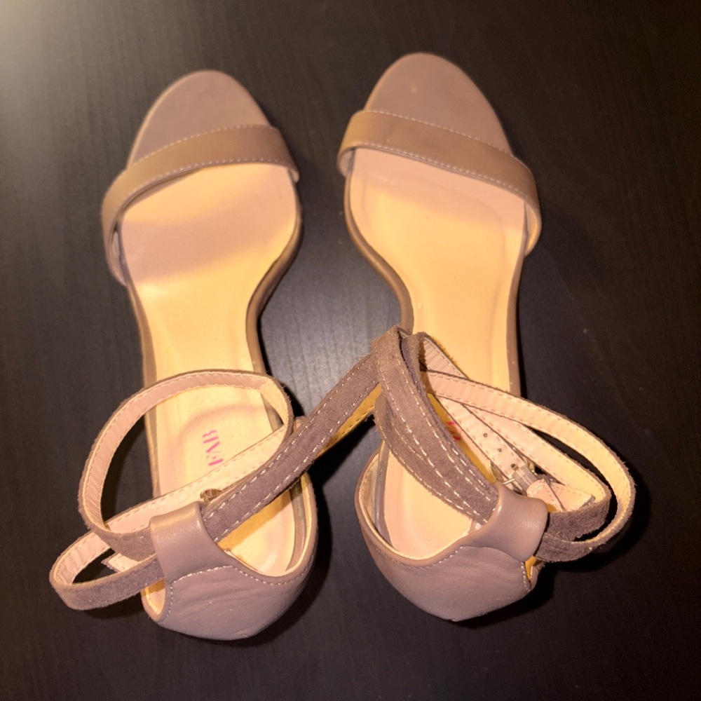 Wedge straps sandals